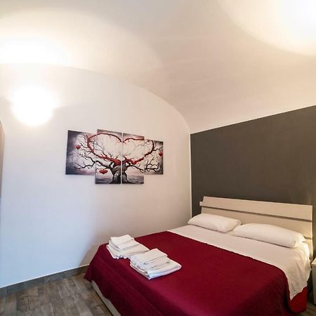 Agape Apartment Taranto Bagian luar foto