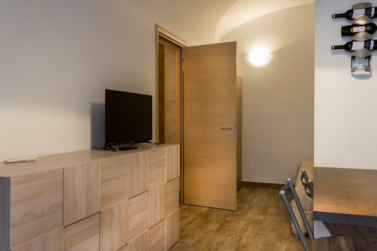 Agape Apartment Taranto Bagian luar foto