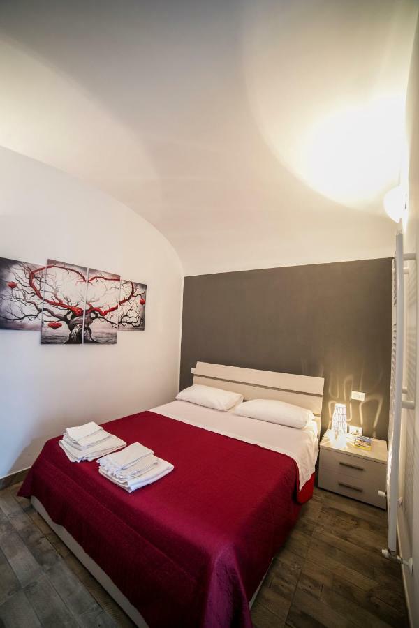 Agape Apartment Taranto Bagian luar foto