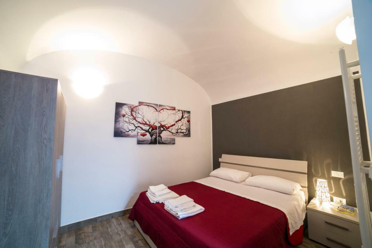 Agape Apartment Taranto Bagian luar foto