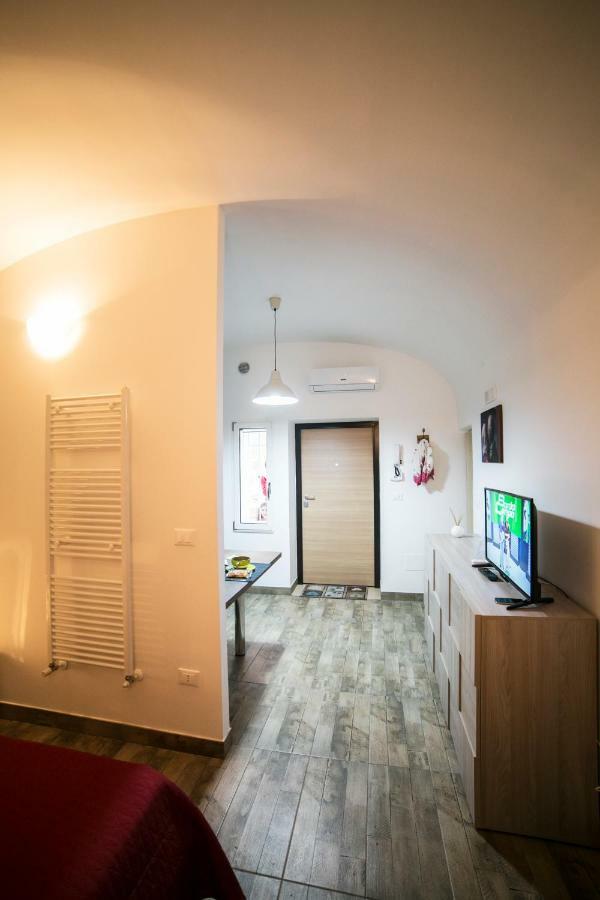 Agape Apartment Taranto Bagian luar foto
